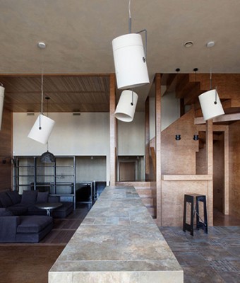 Дизайн интерьера двухэтажной квартиры от Пётра Костёлова