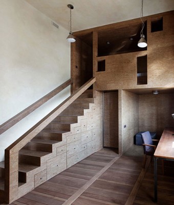 Дизайн интерьера двухэтажной квартиры от Пётра Костёлова